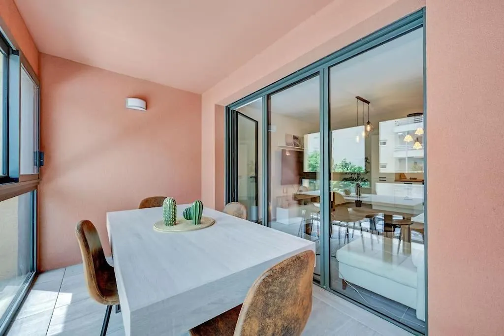 Sublime Appartement 6 Couchages Avec Parking Aix-en-Provence Apartment